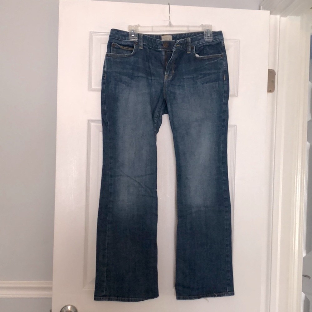 Women’s GAP jeans, curvy flare, 8 ankle, gently worn, condition is great